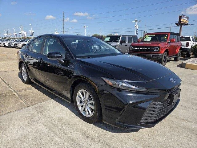 Used 2025 BLACK Toyota LE image 7