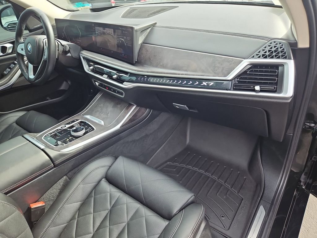 Used 2023 Black BMW xDrive40i image 29
