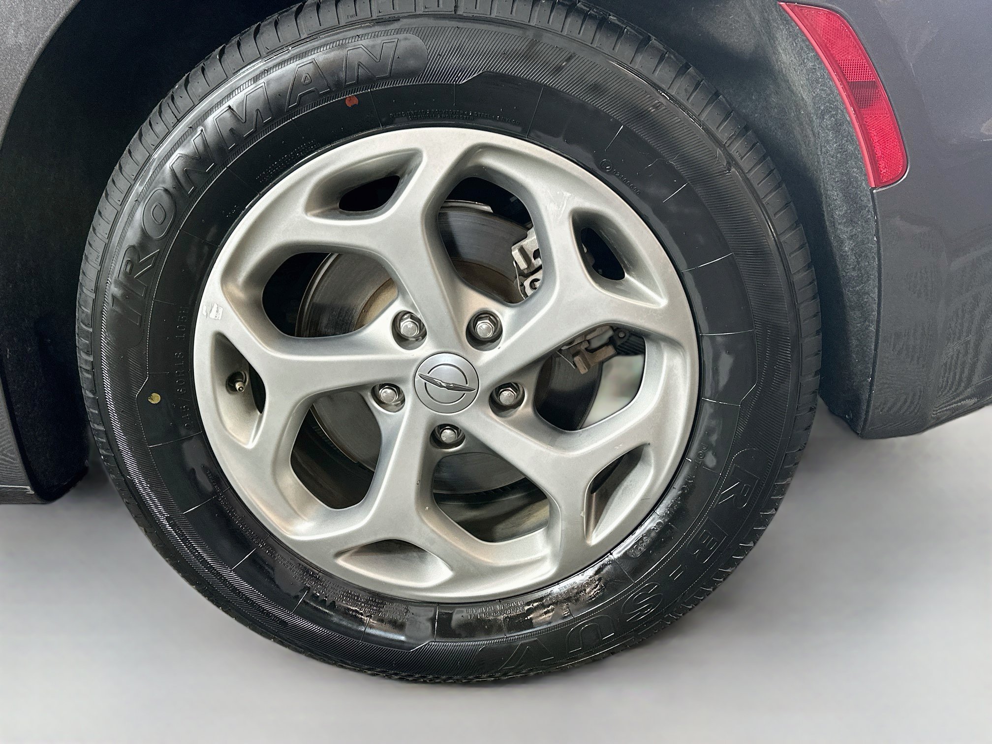 Used 2023 Granite Crystal Metallic Clearcoat Chrysler Limited image 33