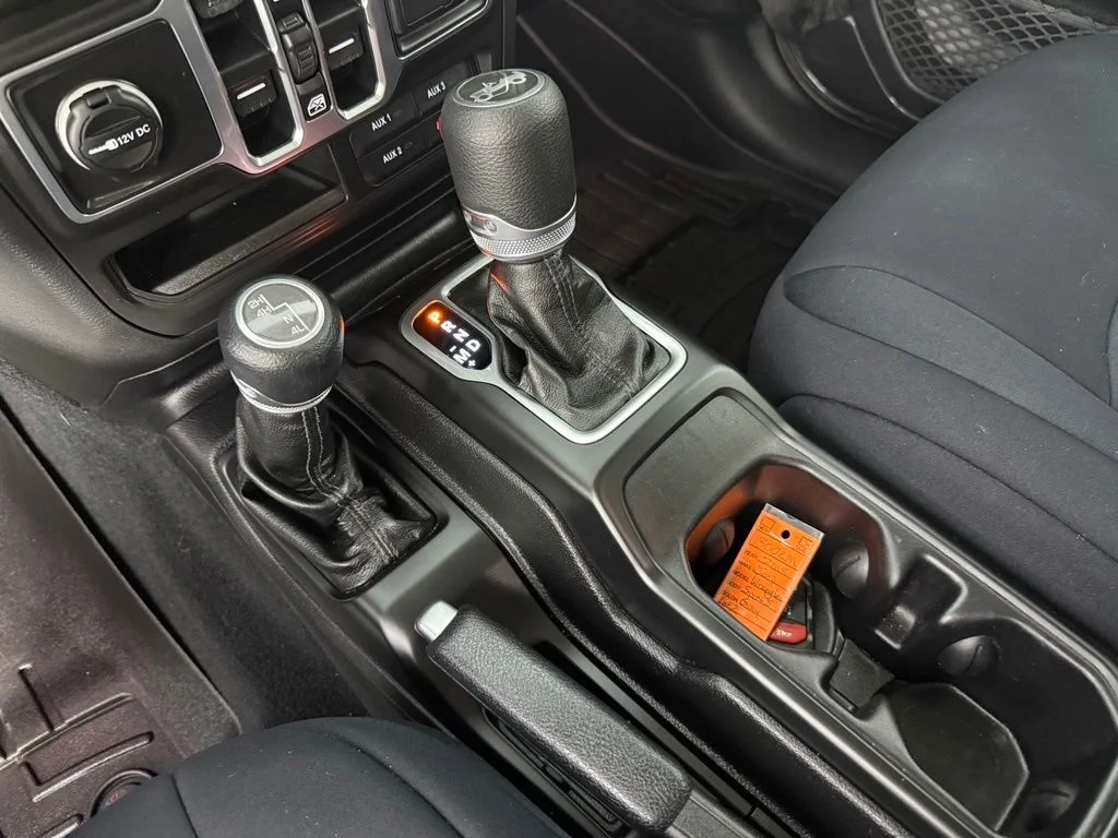 Used 2018 Gray Jeep Unlimited Sport S image 15