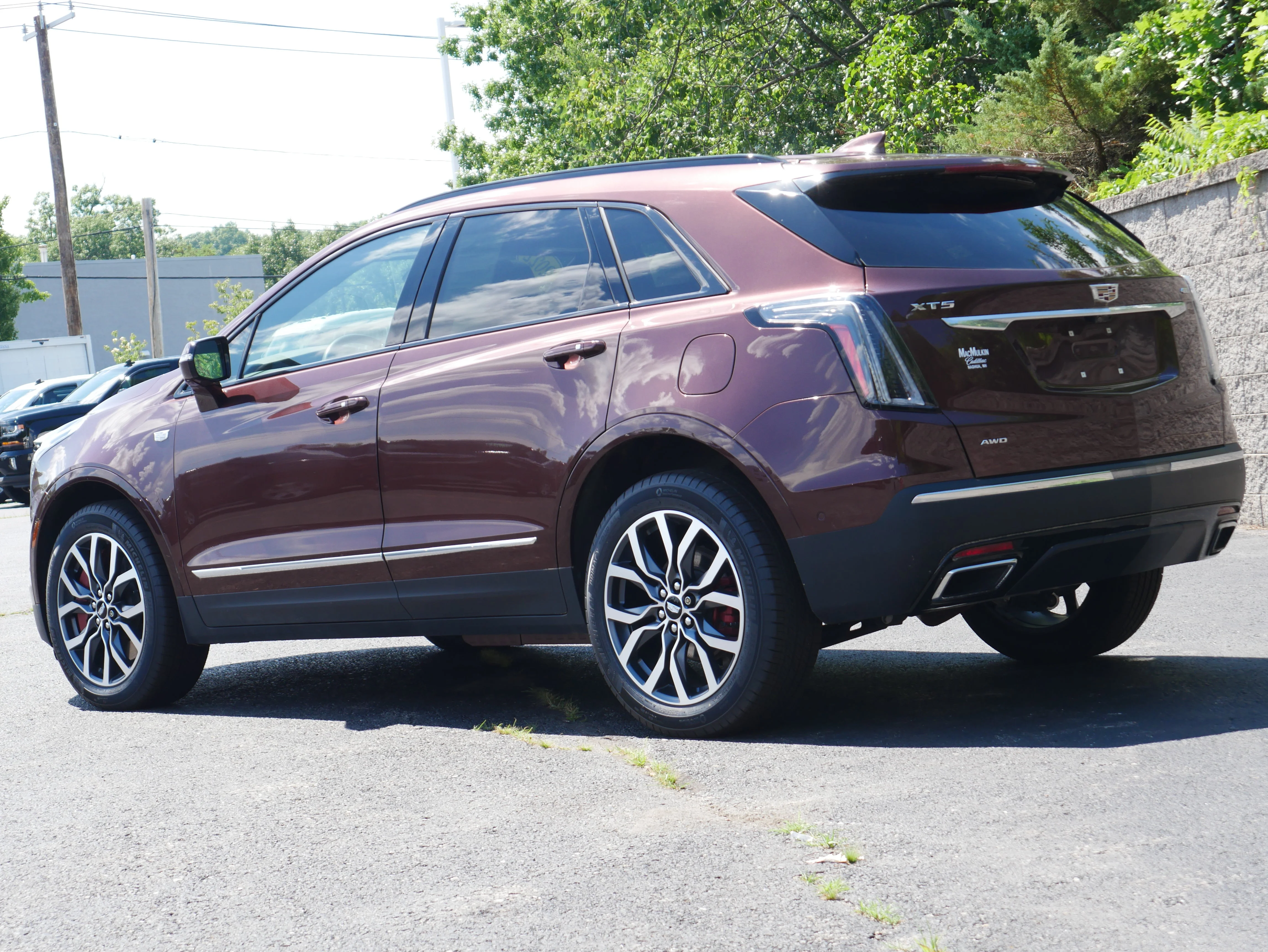 Used 2022 Rosewood Metallic Cadillac Sport image 4