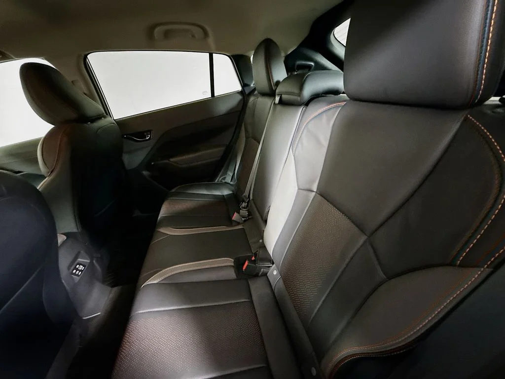 Used 2024 Ice Silver Metallic Subaru Limited image 22