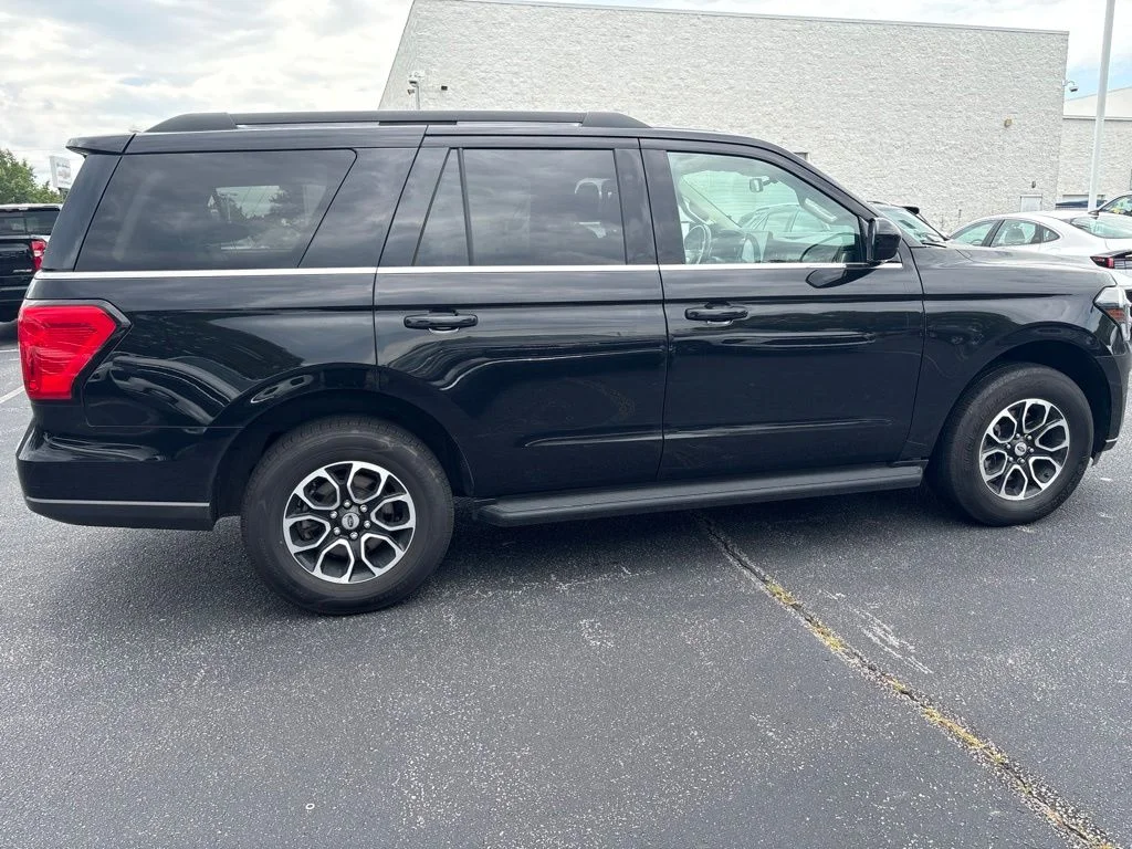 Used 2024 Black Ford XLT image 2
