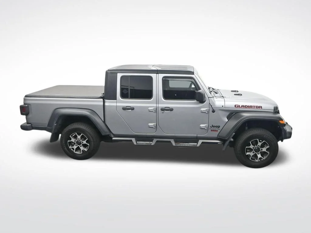 Used 2020 Billet Silver Metallic Clearcoat Jeep Sport image 32