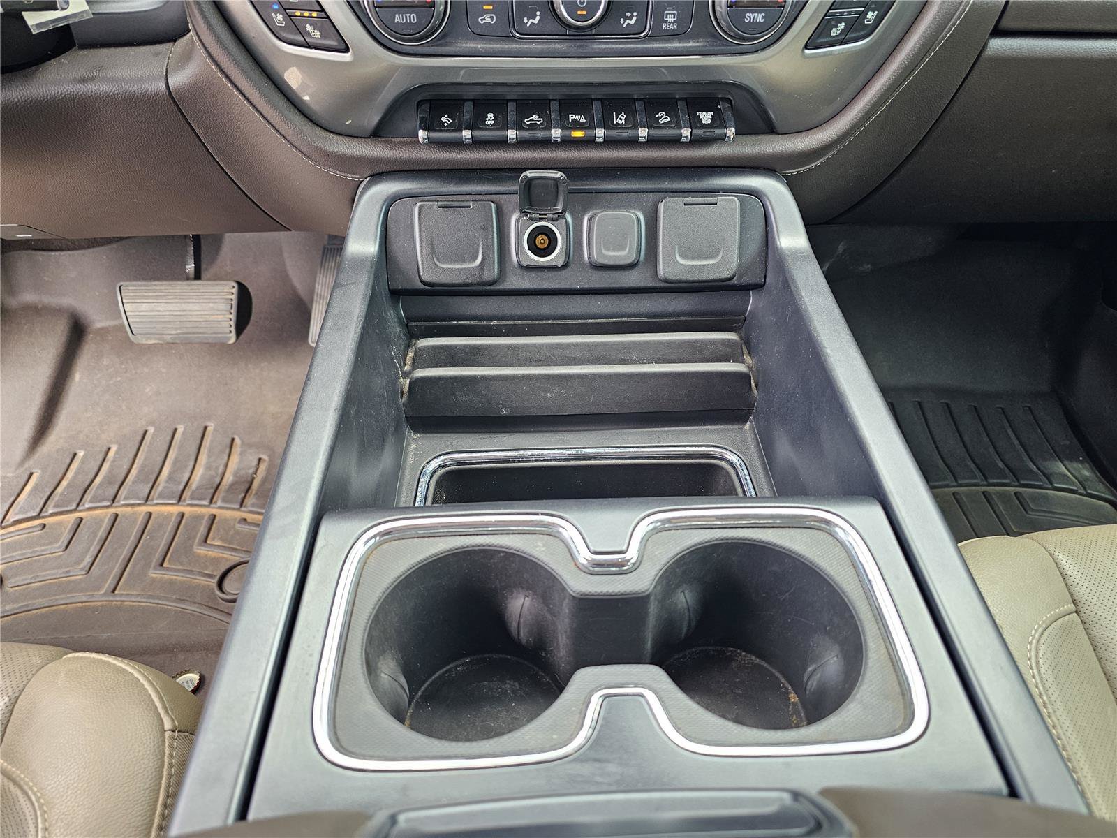 Used 2019 Summit White Chevrolet LTZ image 25