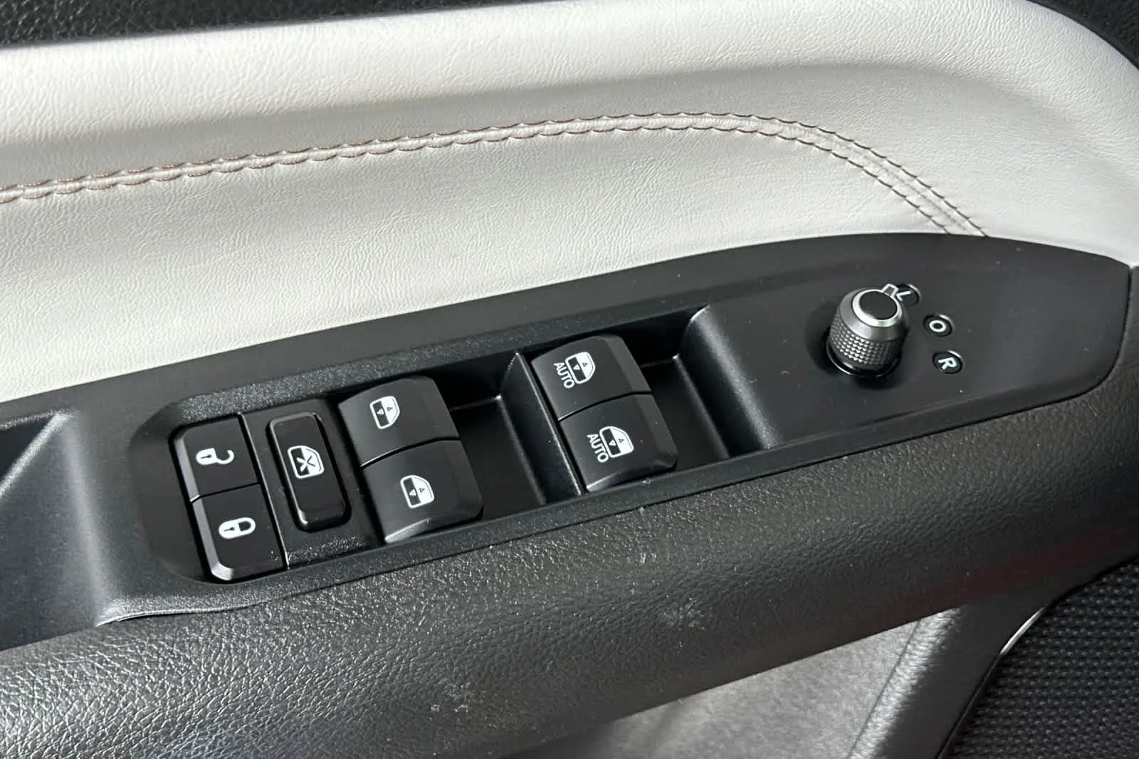 Certified Used 2025 Red Jeep Limited image 13