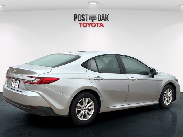 2025 Toyota Camry LE - Photo 7