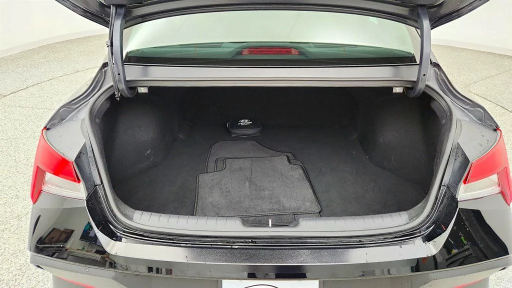 Used 2025 Abyss Black Hyundai SE IVT image 19