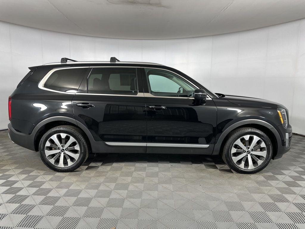 Used 2021 Ebony Black Kia S image 30