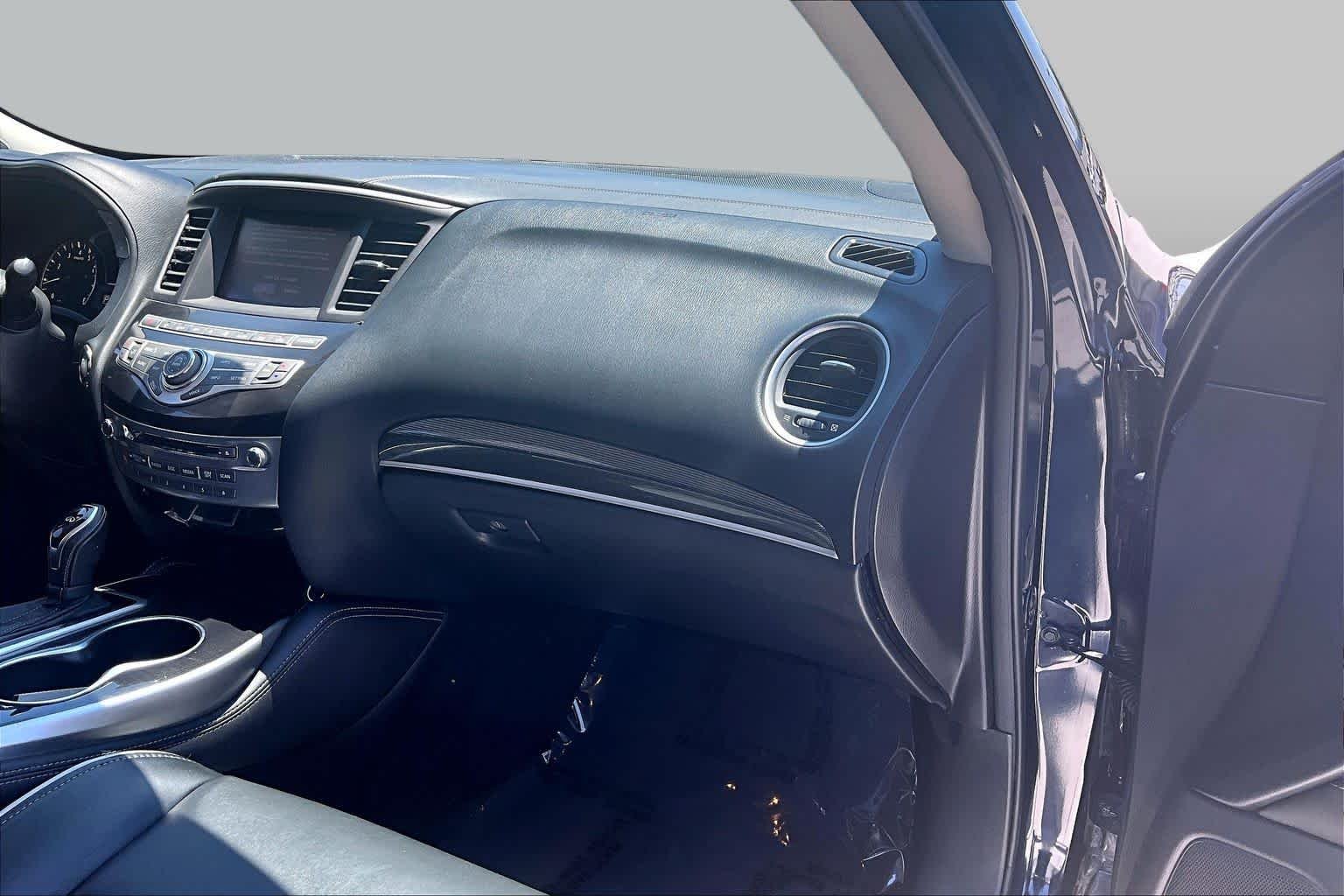 Used 2017 Hermosa Blue INFINITI  image 18