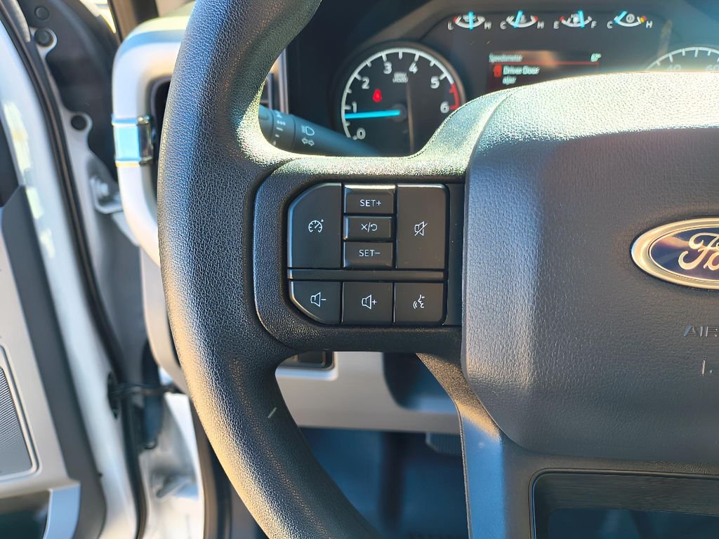 Used 2024 Oxford White Ford XL STX FX4 4X4 CREW CAB image 18