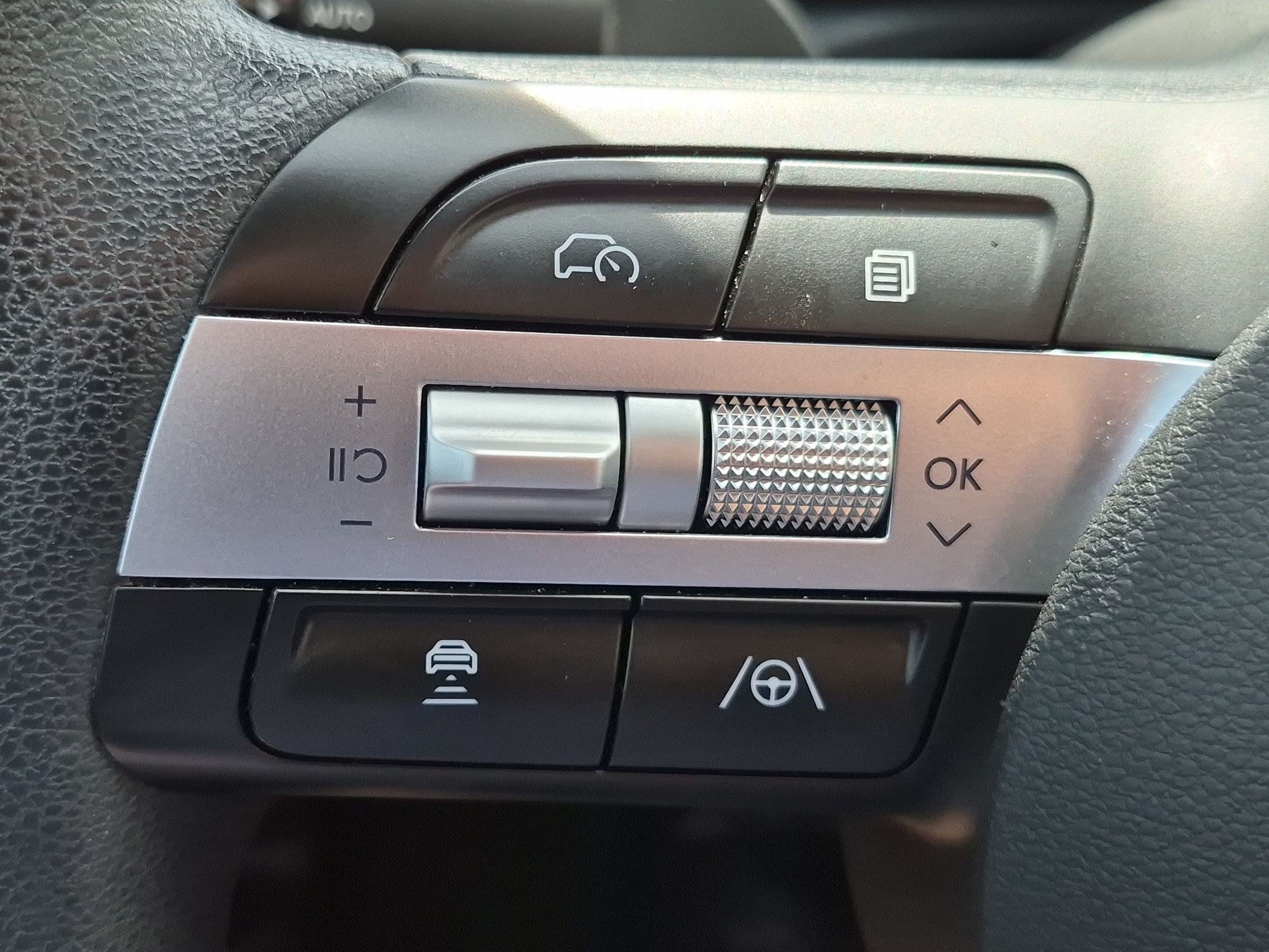 Used 2026 Hampton Gray Hyundai SEL image 17