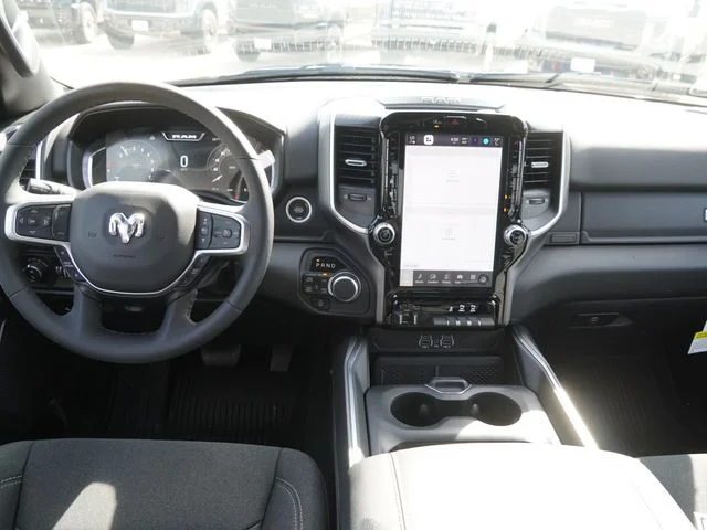 New 2026 Diamond Black Crystal Pearl-Coat Exterior Paint RAM Big Horn/Lone Star image 13