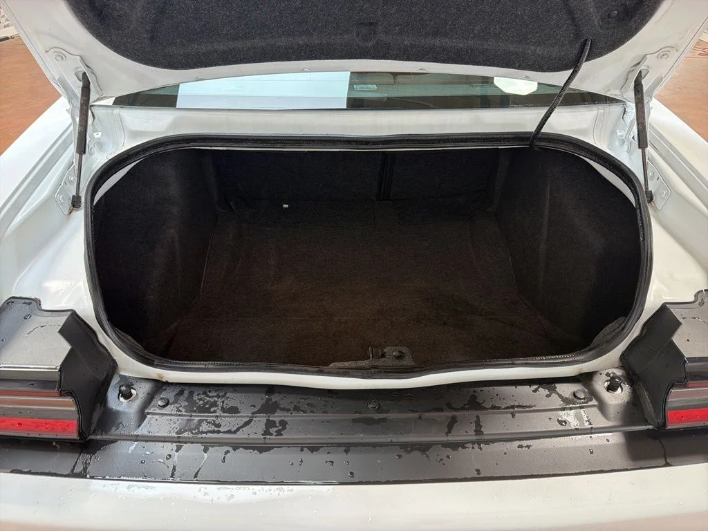 Used 2023 White Dodge SXT image 12