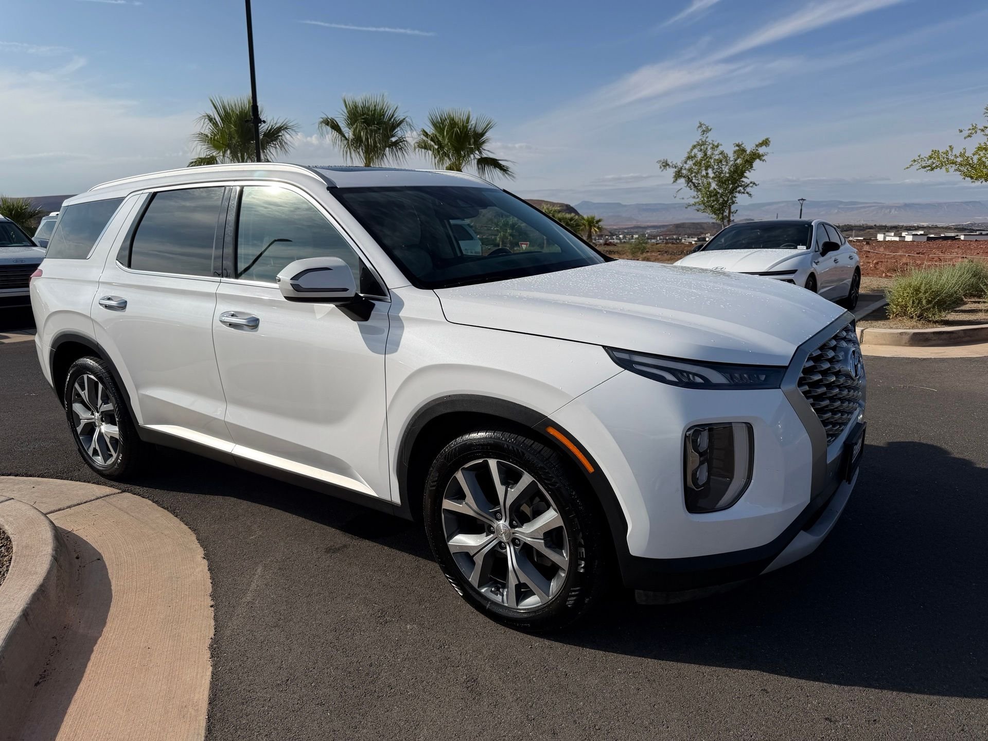 Used 2021 White Hyundai SEL image 4