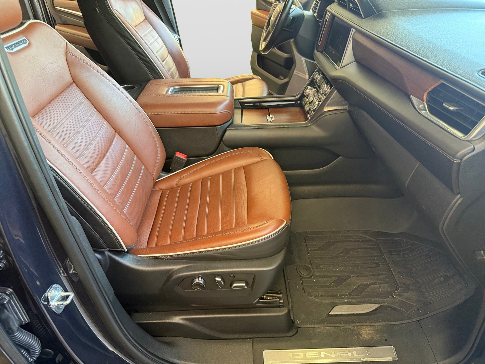 2023 GMC Yukon Denali Ultimate - Photo 12