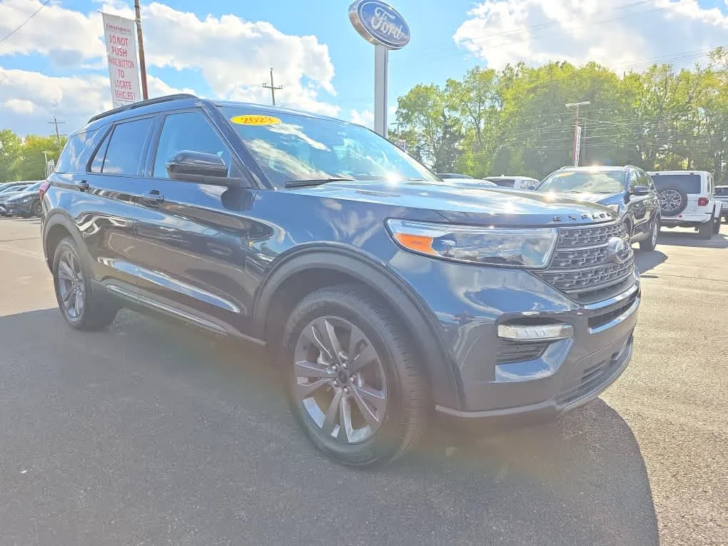 Used 2023 Stone Blue Metallic Ford XLT image 4