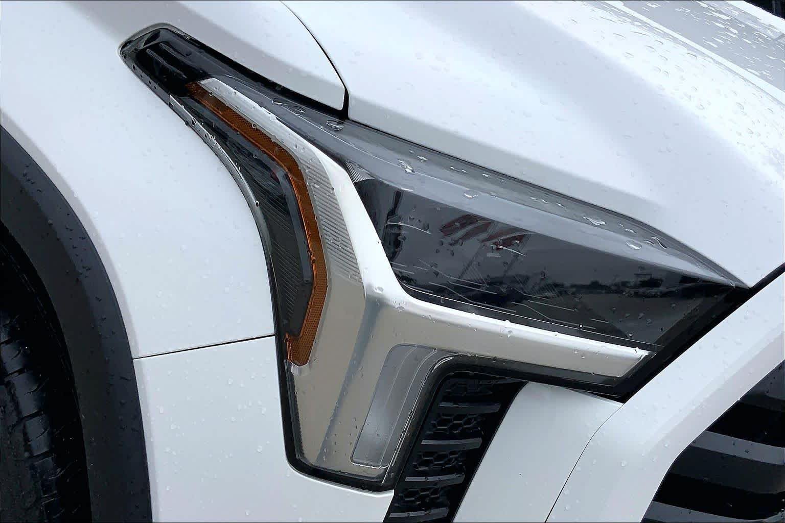 Used 2023 Ice Cap Toyota SR5 image 27
