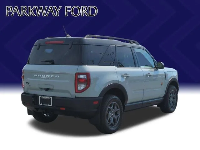 Used 2022 Green Ford Badlands image 5
