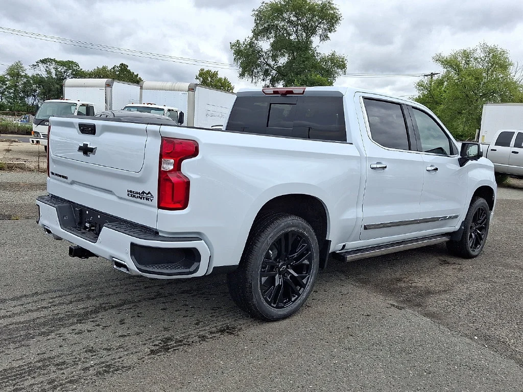 New 2026 Polar White Tricoat Chevrolet High Country image 8