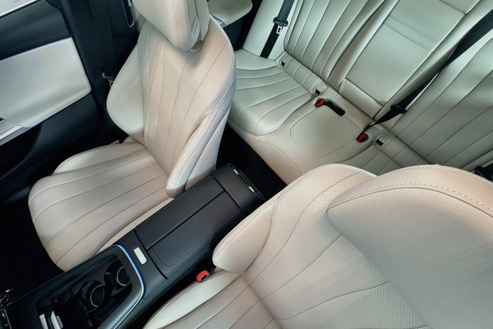 New 2027 Nautical Blue Metallic Mercedes-Benz E 350 image 19