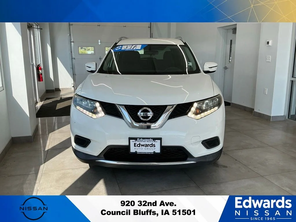New 2016 White Nissan S image 3