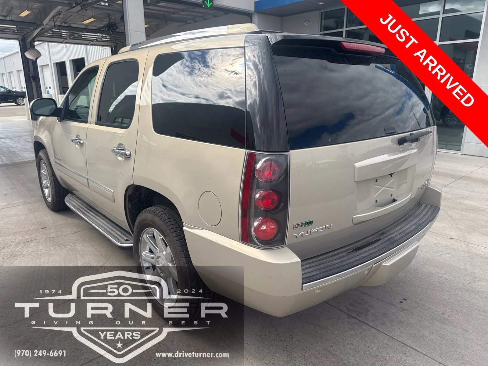 Used 2011 GOLD MIST METALLIC GMC Denali image 3
