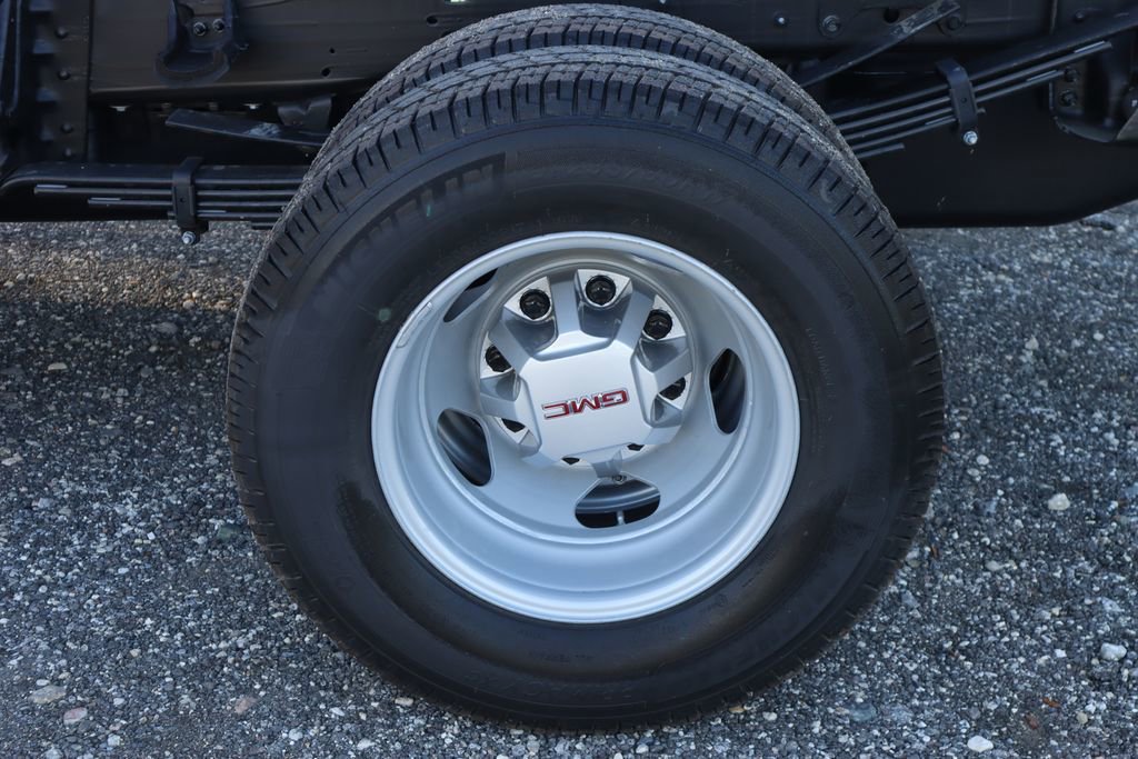 New 2026 Summit White GMC Pro image 16