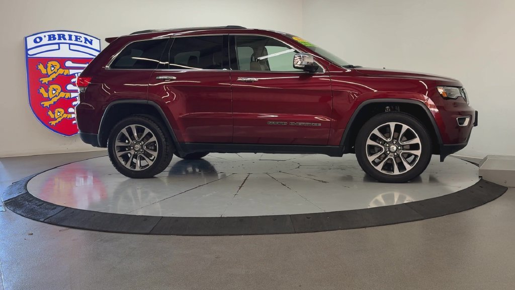 Used 2018 Velvet Jeep Limited image 3