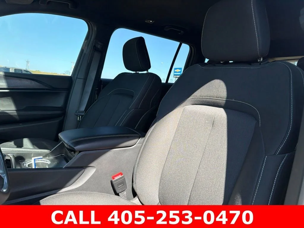 Used 2025 Black Jeep Laredo 4x2 image 16