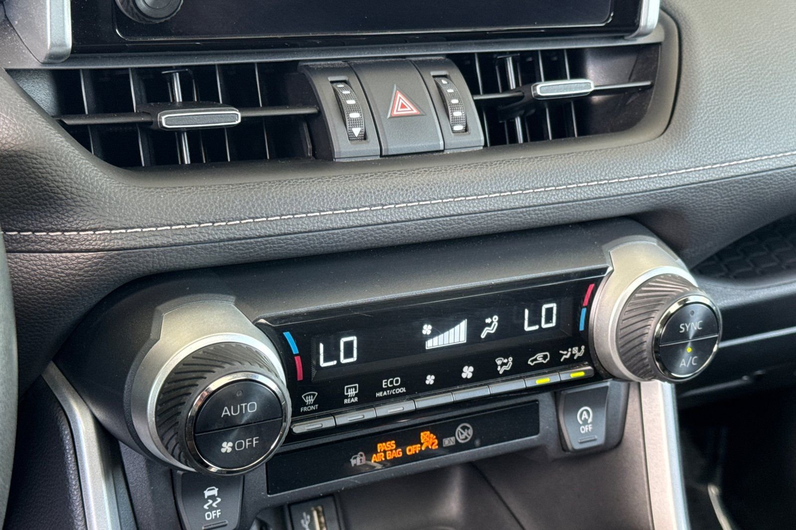 Certified Used 2023  Toyota XLE Premium image 27