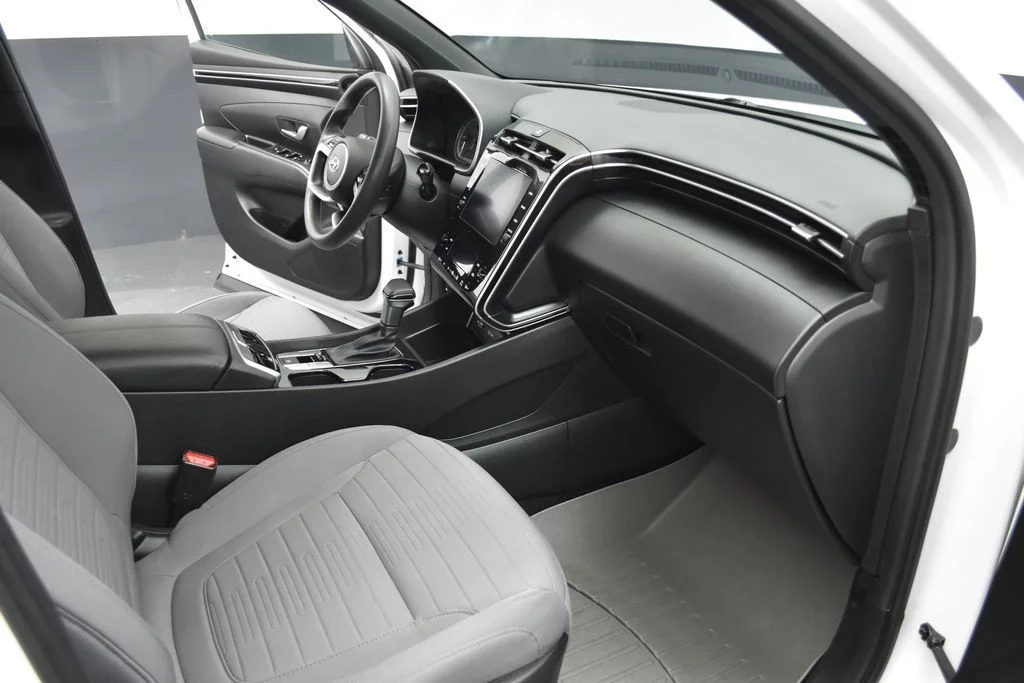 Used 2024 White Hyundai SEL image 25