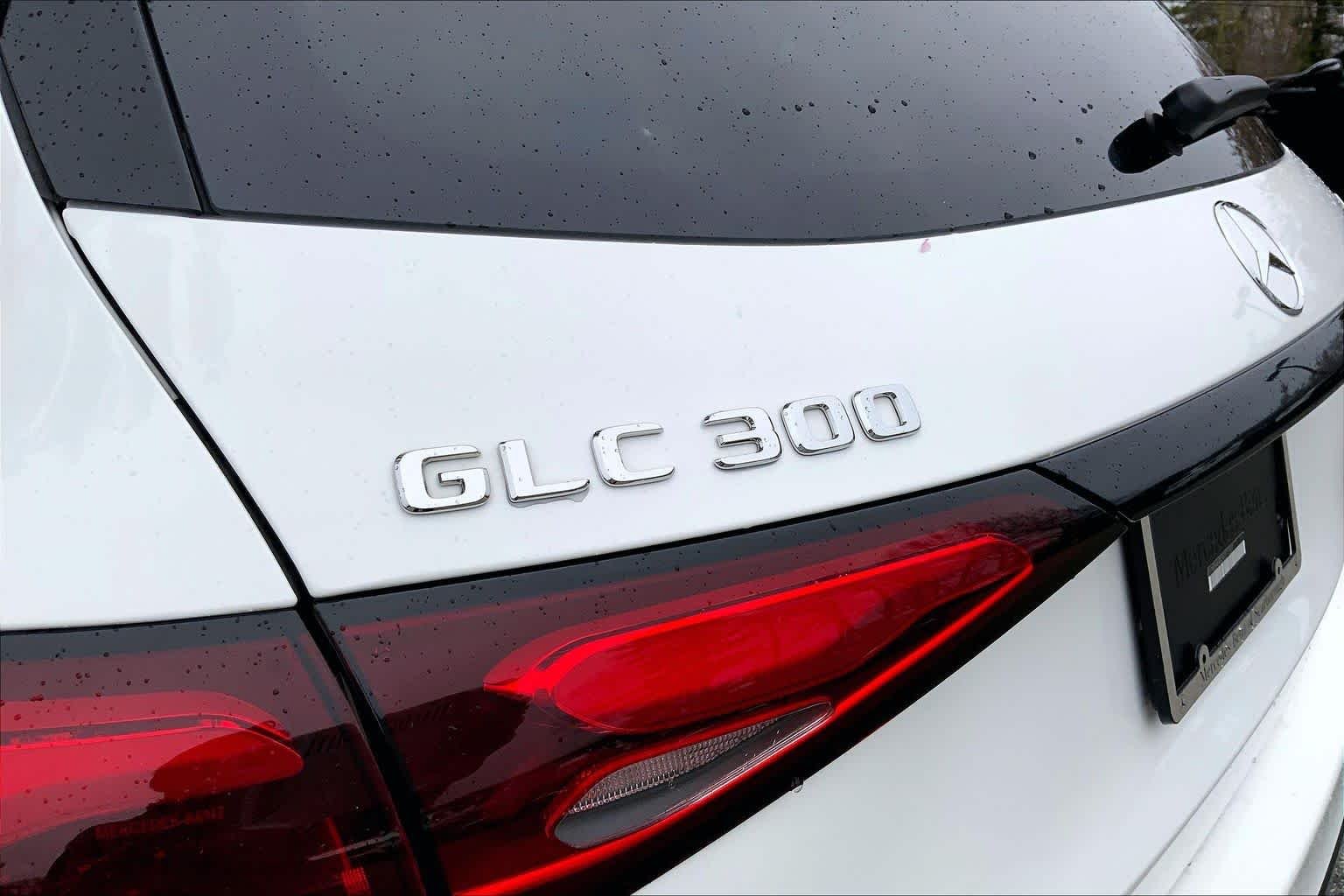 Certified Used 2025 Polar White Mercedes-Benz GLC 300 image 10
