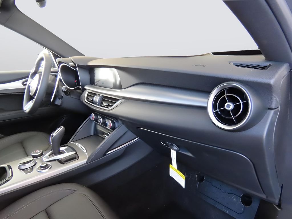 2025 Alfa Romeo Stelvio Base - Photo 11