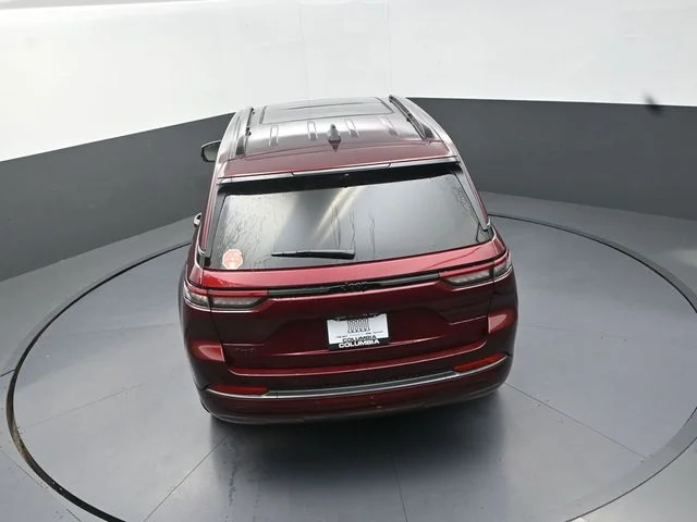 New 2026 Velvet Red Pearl-Coat Exterior Paint Jeep Limited Reserve image 16