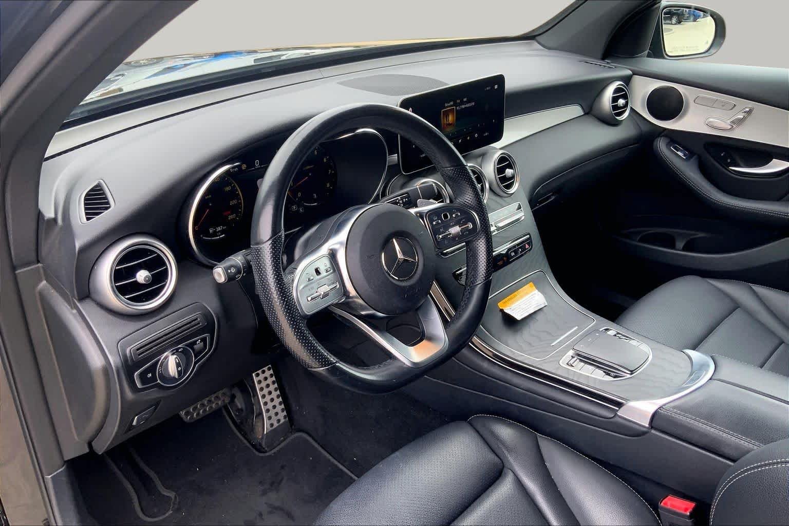 Certified Used 2022 Obsidian Black Metallic Mercedes-Benz GLC 300 image 15