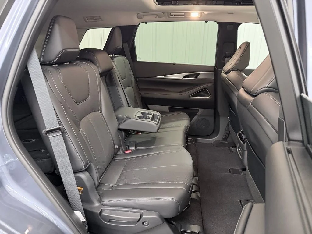 Certified Used 2026 Blue INFINITI LUXE image 39