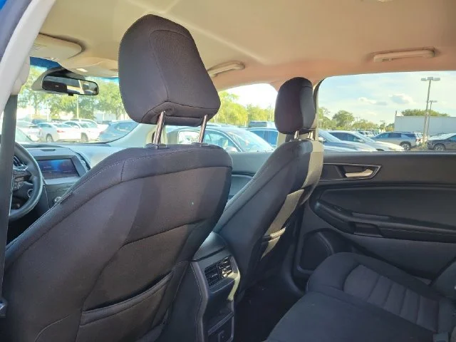 2020 Ford Edge SE - Photo 16