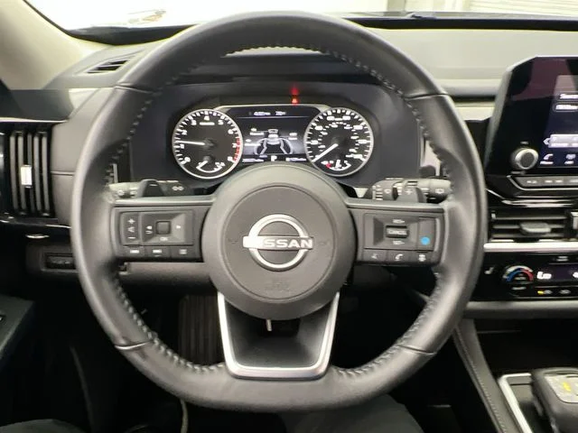 2025 Nissan Pathfinder SV - Photo 29