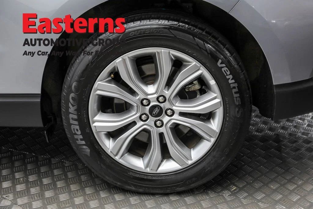 Used 2024 Silver Ford Titanium image 8