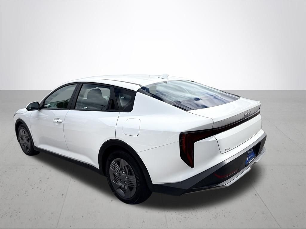 Used 2025 Snow White Pearl Kia LX image 9