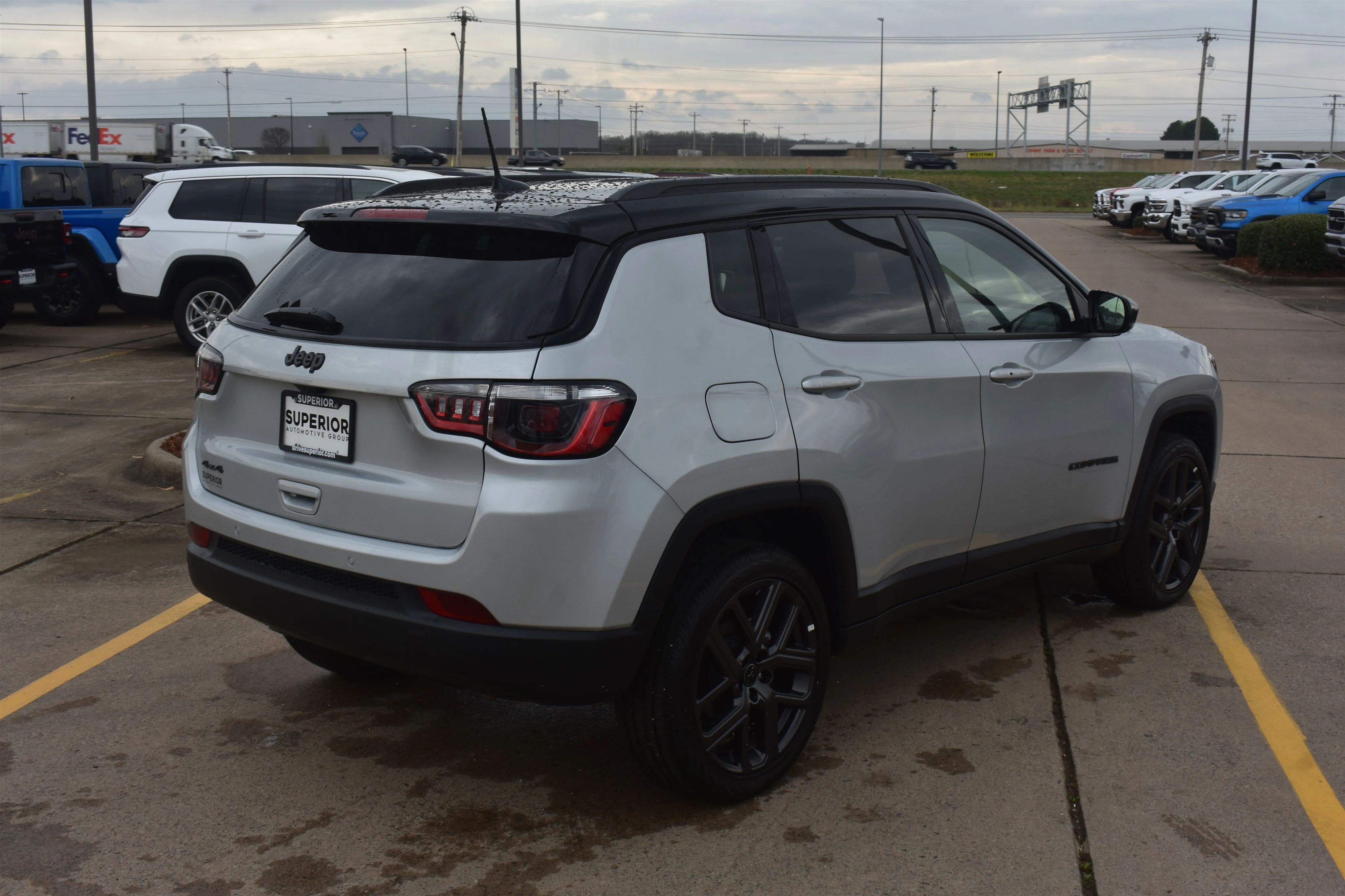New 2026 Silver Zynith Metallic Clearcoat Jeep Limited Altitude image 5