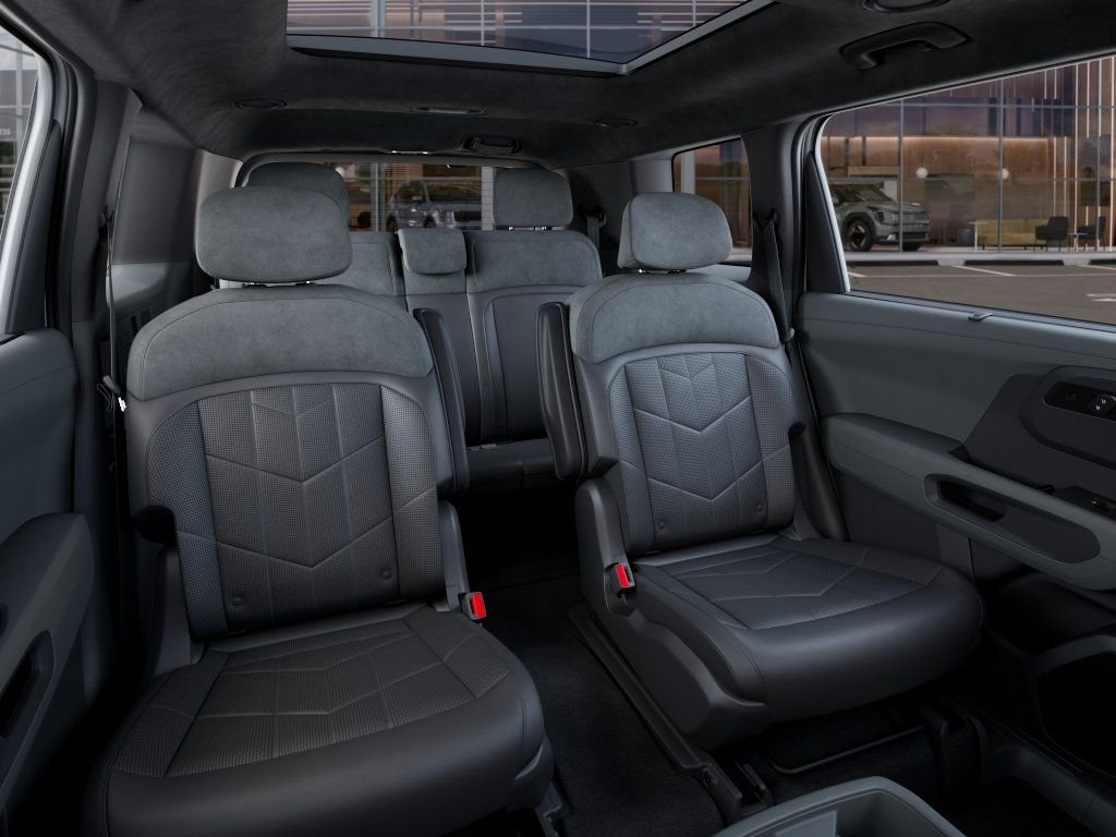 New 2027 White Kia X-Line SX Prestige image 16