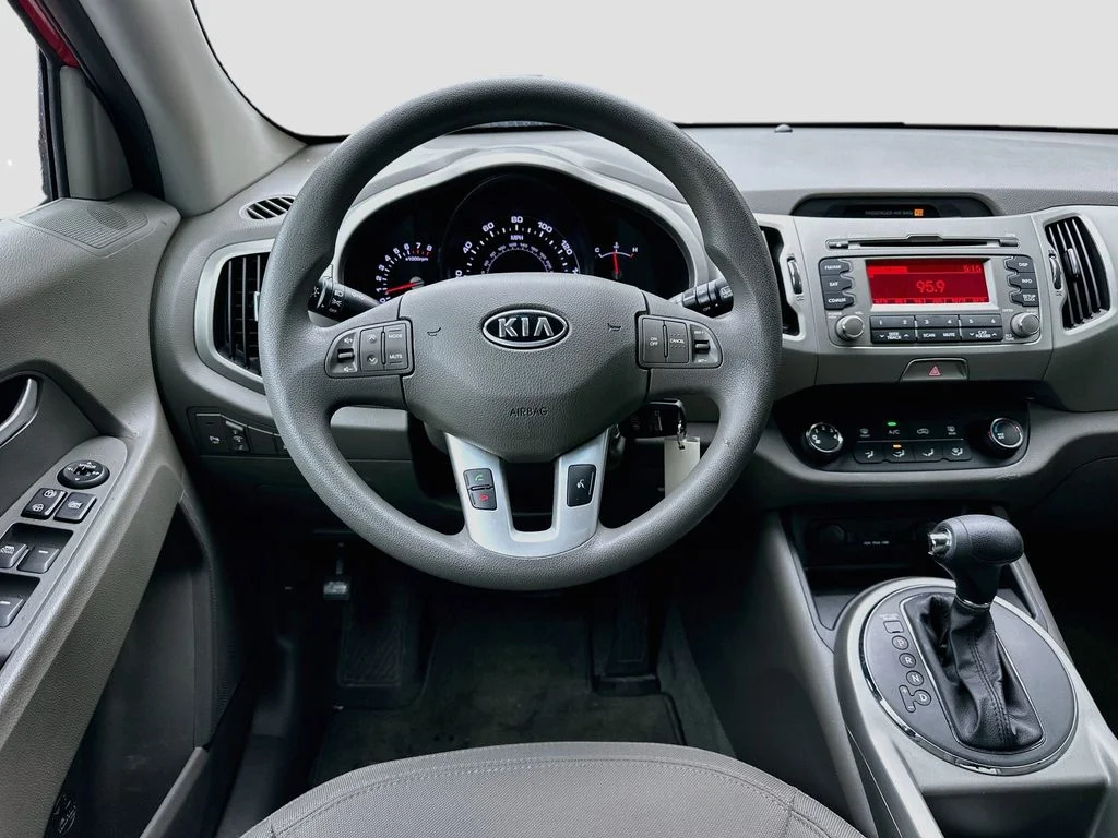 Used 2012 Red Kia LX image 20