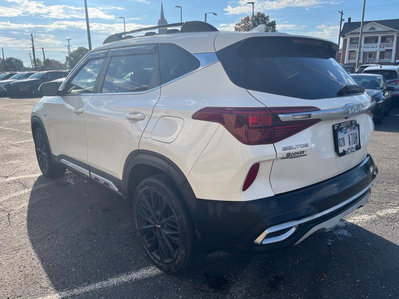 Used 2023 White Kia Nightfall image 8