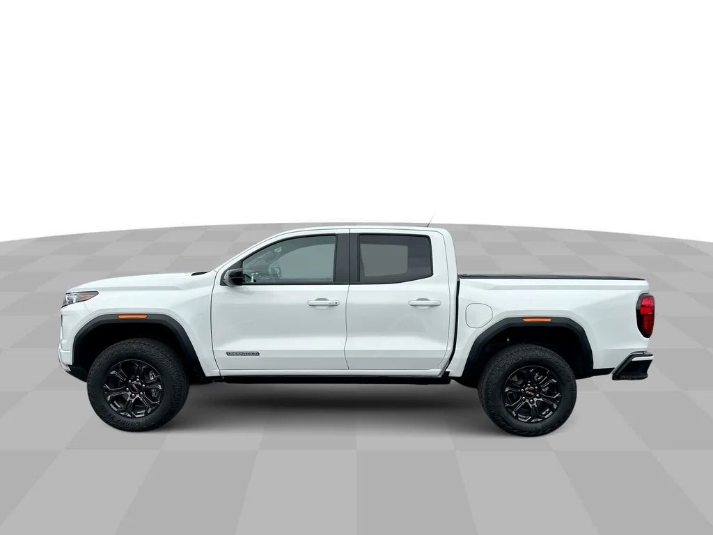 Used 2025 White GMC Elevation image 22