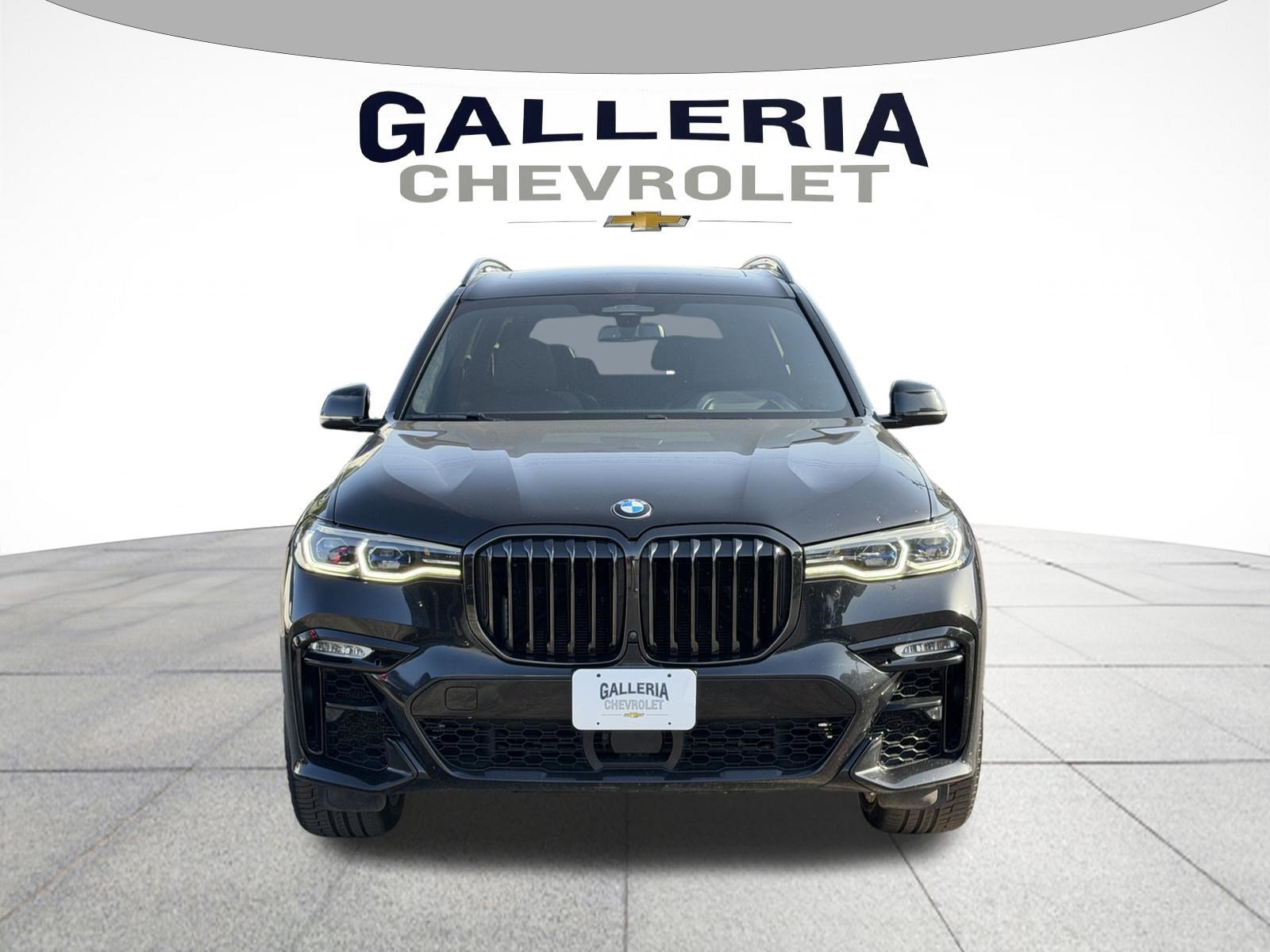Used 2022 Black BMW M50i image 3