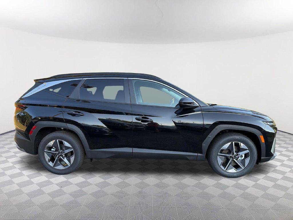 New 2026 Black Hyundai SEL FWD image 4