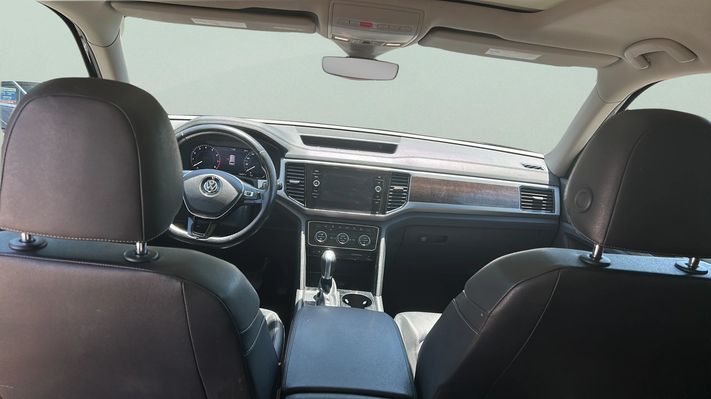 Used 2018 Black Volkswagon SEL PREMIUM image 9
