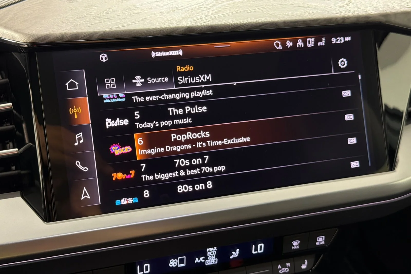 2025 Audi Q4 e-tron Premium - Photo 16